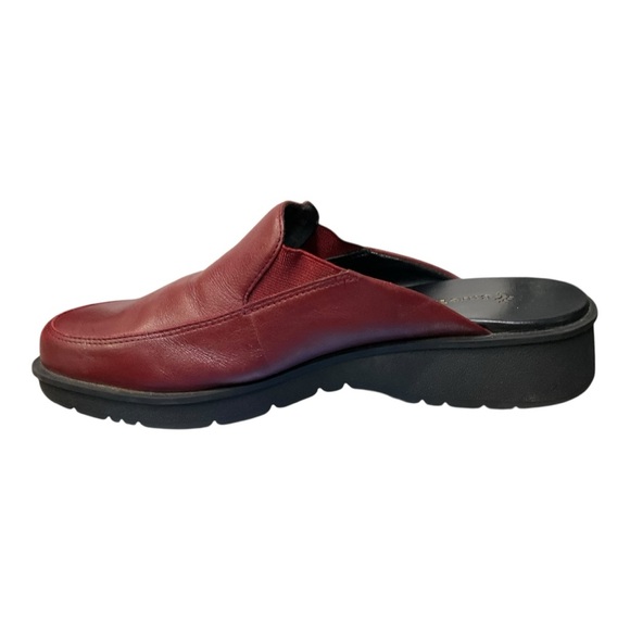 👡 Bear Traps Red Leather Slip-On Mules Comfort Loafers Women’s Size 8 - Picture 4 of 7